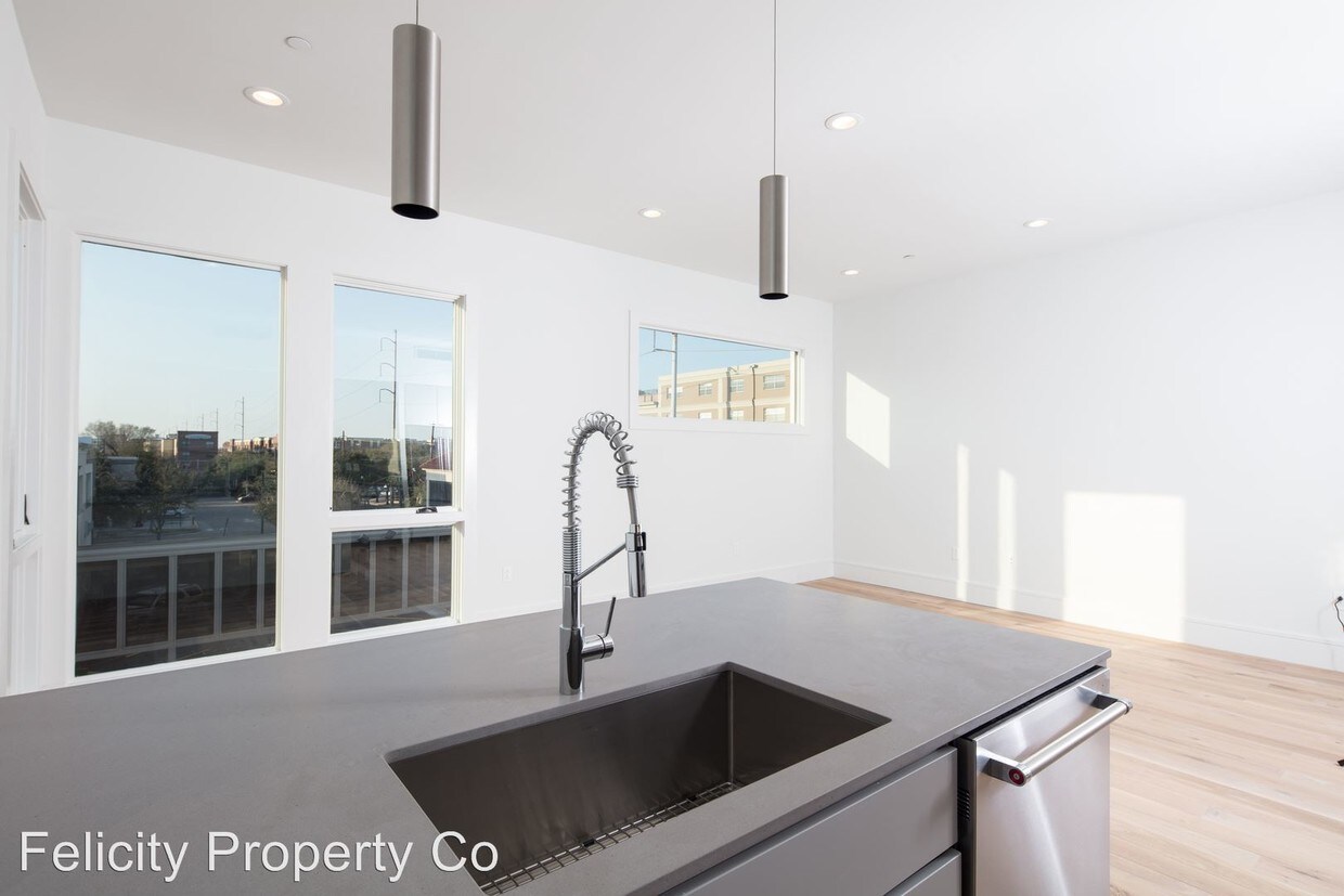 Foto principal - 1530 Felicity St