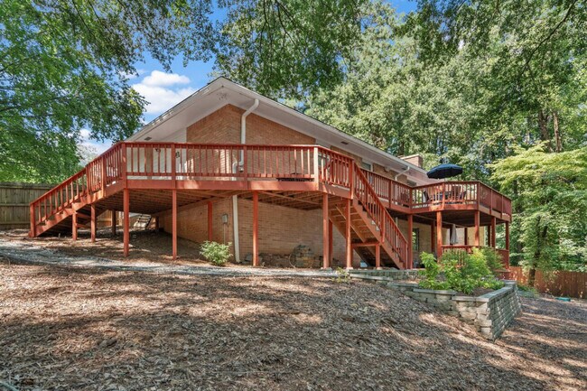 Foto del edificio - 1618 Cooper Lake Rd SE