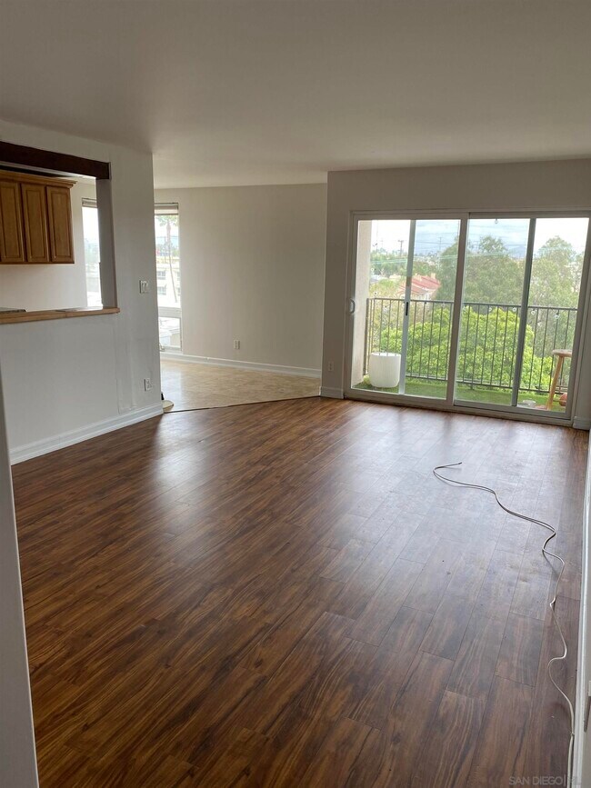 Foto del edificio - 4111 Illinois St