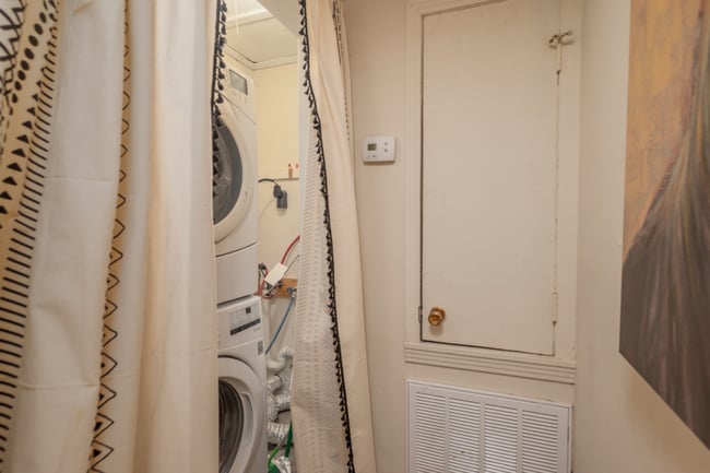 Building Photo - 300 Green St