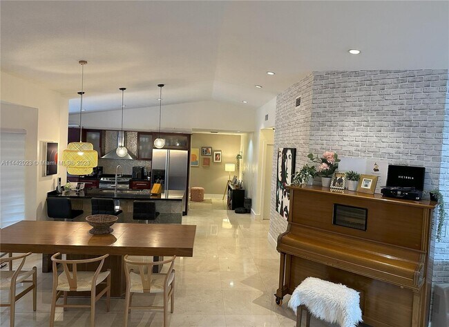 Foto del edificio - 9700 NW 51st Ln
