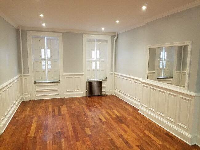 Building Photo - 99 Halsey St