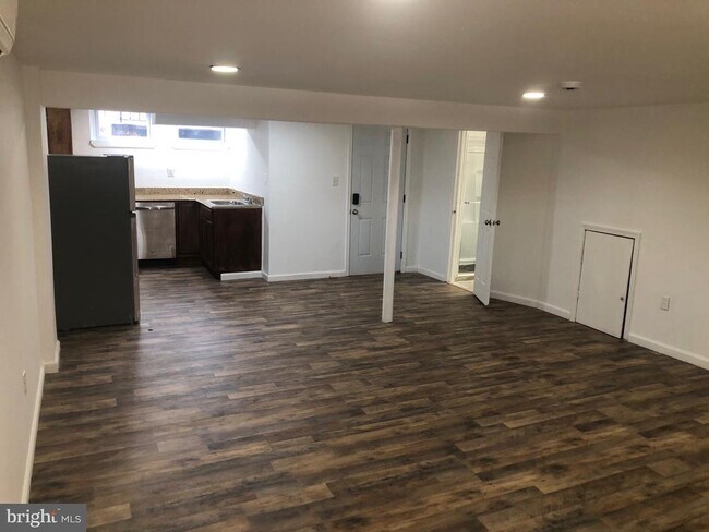 Foto del edificio - 8106 Pleasant Plains Rd