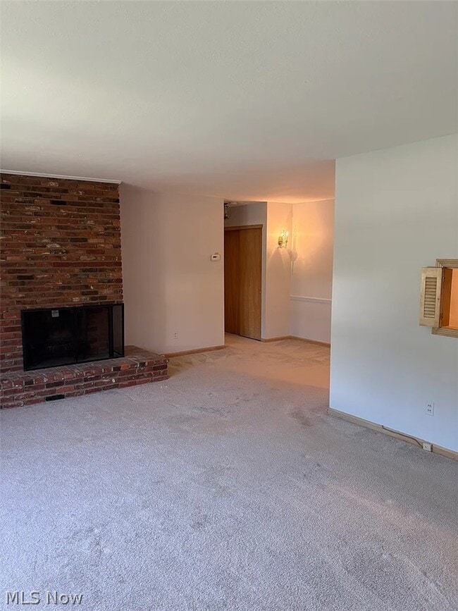 Building Photo - 7010 Carriage Hill Dr