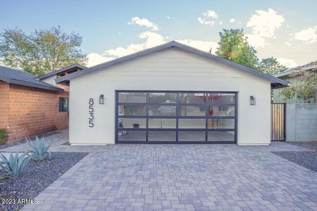 Foto del edificio - 8535 E Edgemont Ave