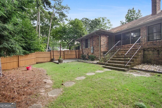 Building Photo - 153 Lindbergh Dr NE
