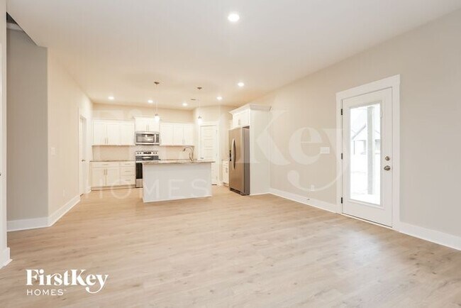 Foto del edificio - 1425 Kingbird Dr