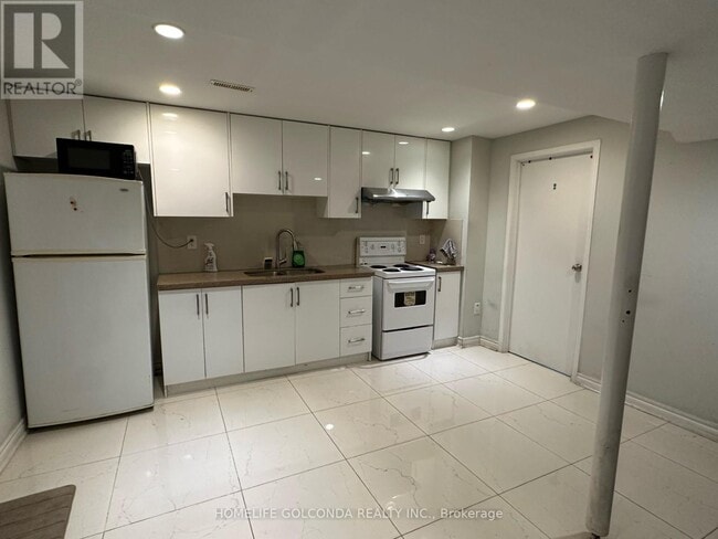 Building Photo - 37 Halder Crescent