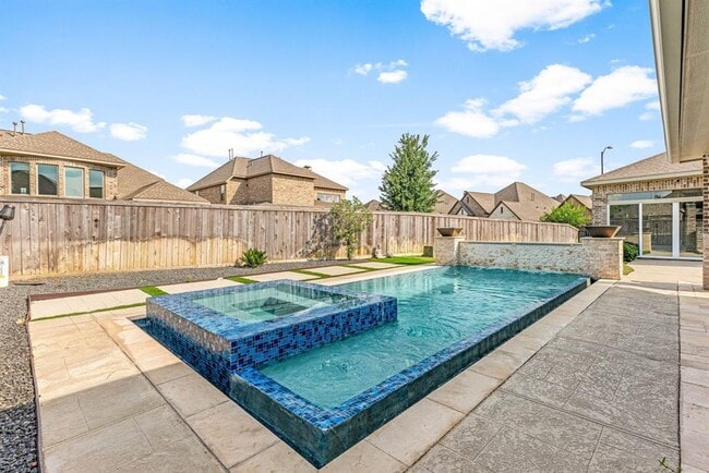 Building Photo - 16202 Coyote Run Ln