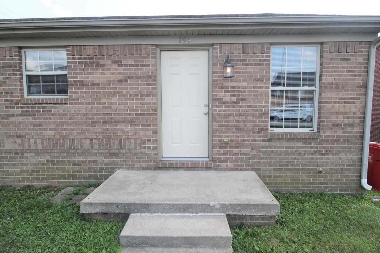 Primary Photo - 106 Aubrey Dr
