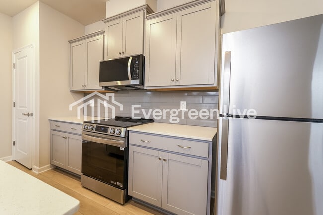 Foto del edificio - 817 Pear Blossom Ct