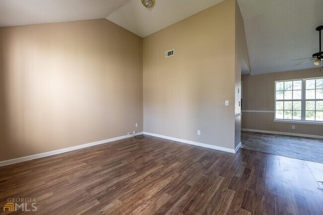 Foto del edificio - 4332 Idlewood Park