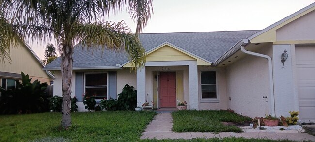 Foto del edificio - 738 Rosalie Way