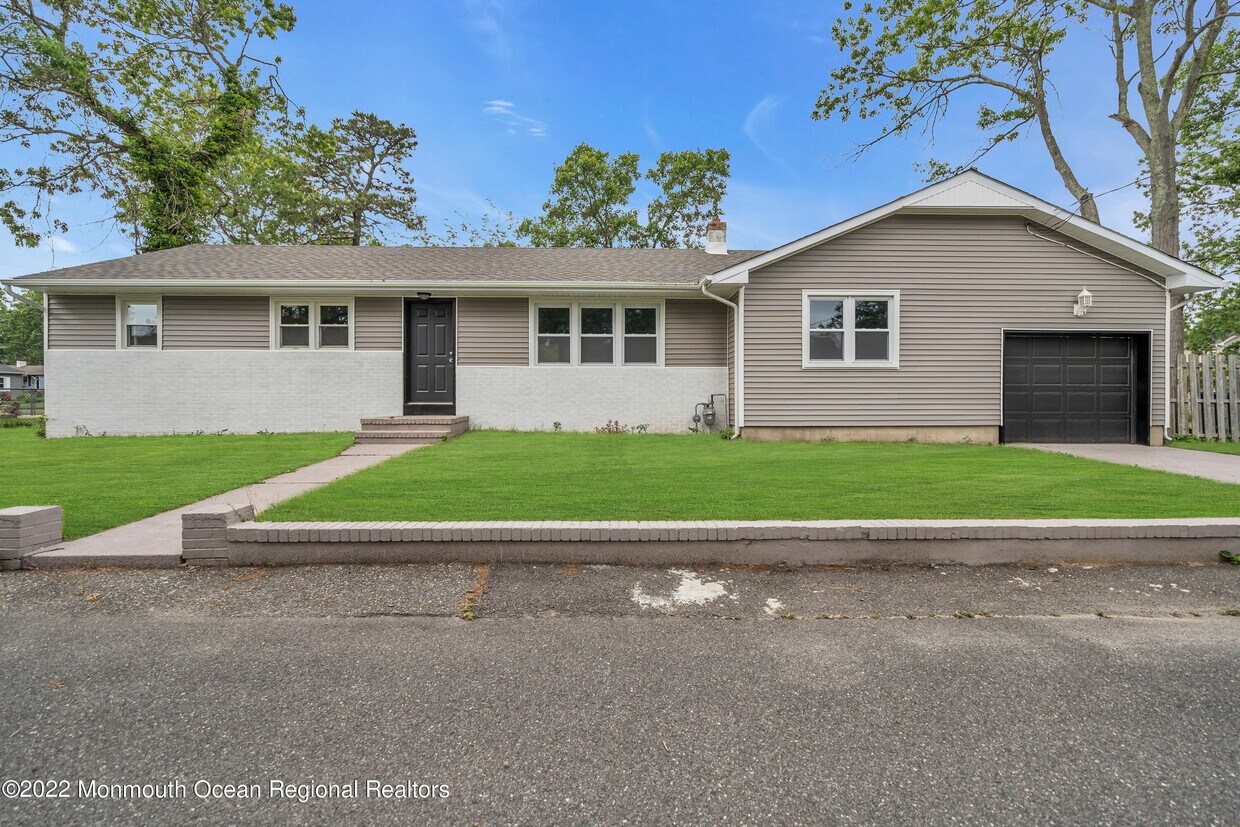 744 Ocean Ave, Beachwood, NJ 08722 House Rental in Beachwood, NJ