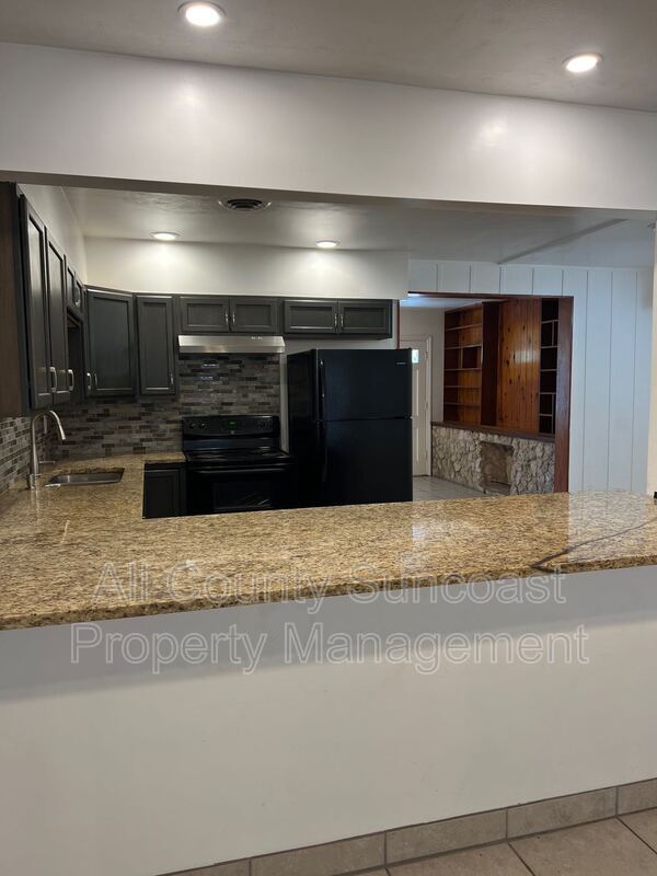 Foto del edificio - 434 40th Ave NE