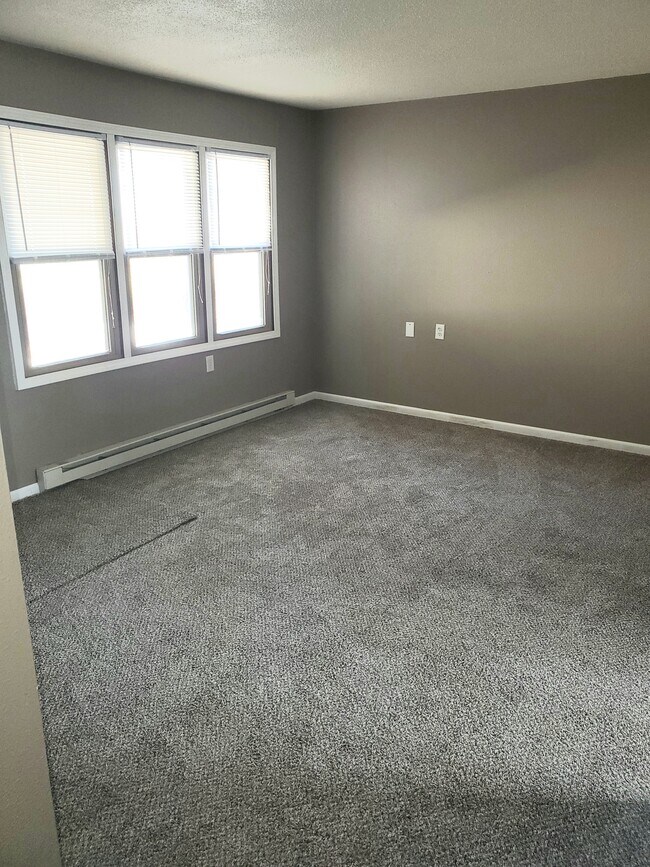 Building Photo - 515 Boyden St