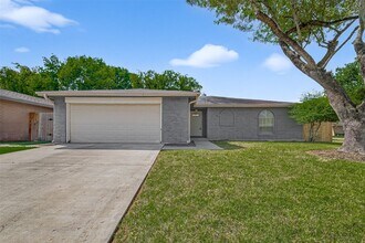 Building Photo - 10402 Gulfstream Ln