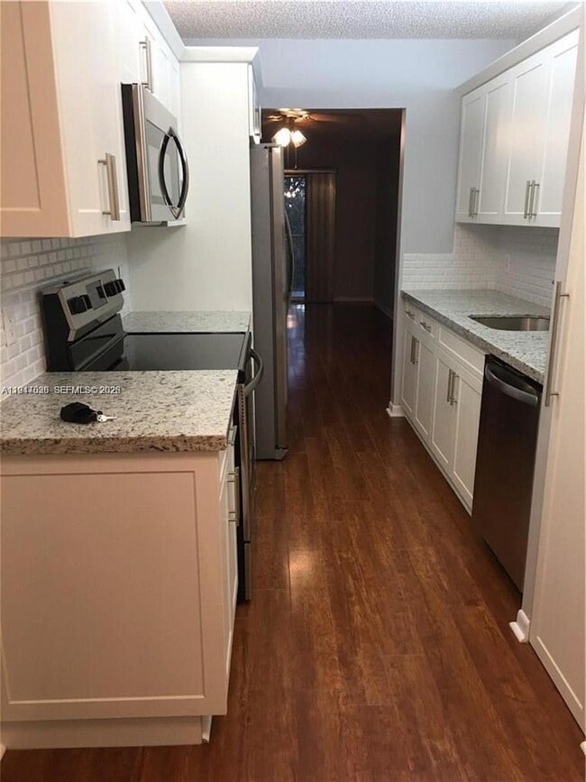 Foto del edificio - 1400 SW 124th Terrace