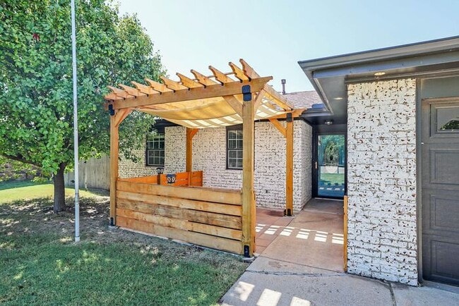Building Photo - 7303 Calumet Pl