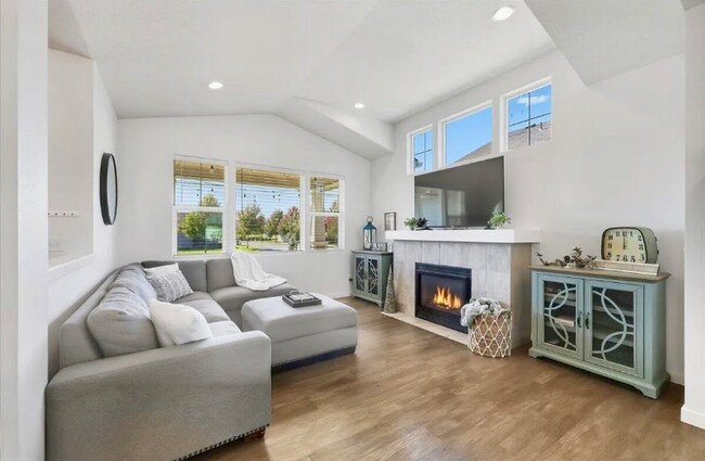 Foto del edificio - 3041 W Pascal Dr