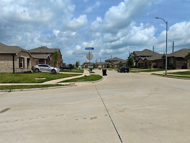Foto del edificio - 1270 Glendora Dr