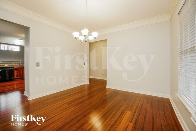 Foto del edificio - 6126 Highlander Dr