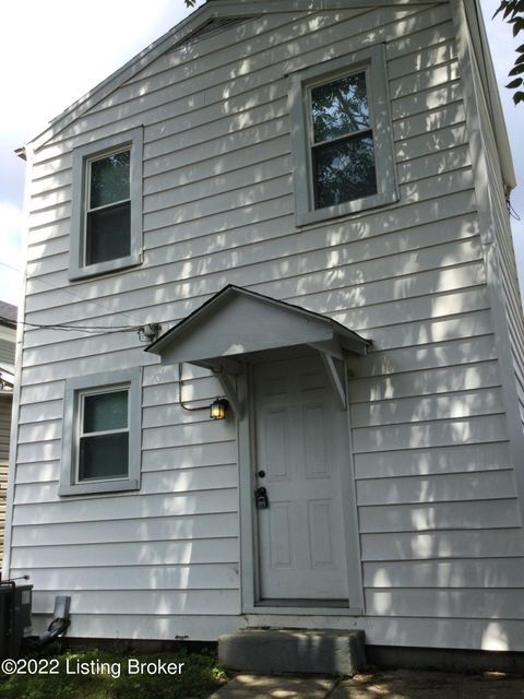 Foto del edificio - 572 Lilly Ave