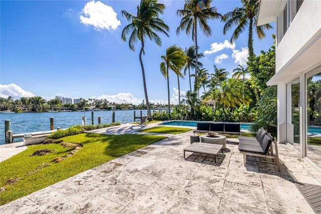 Building Photo - 617-625 E Dilido Dr