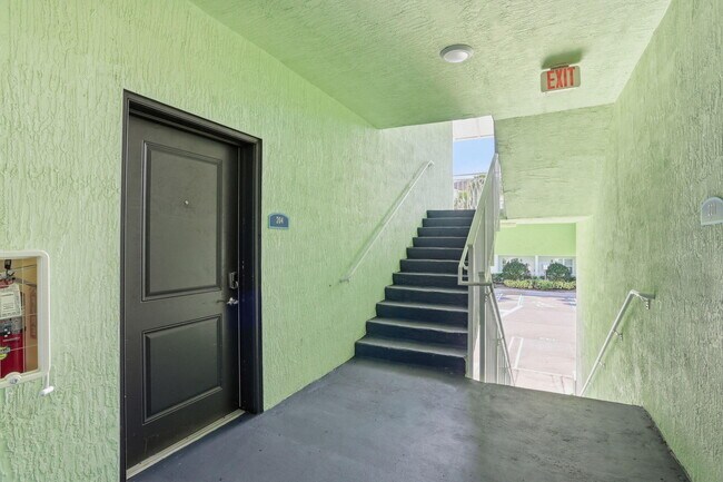 Foto del edificio - 3601 High Ridge Rd