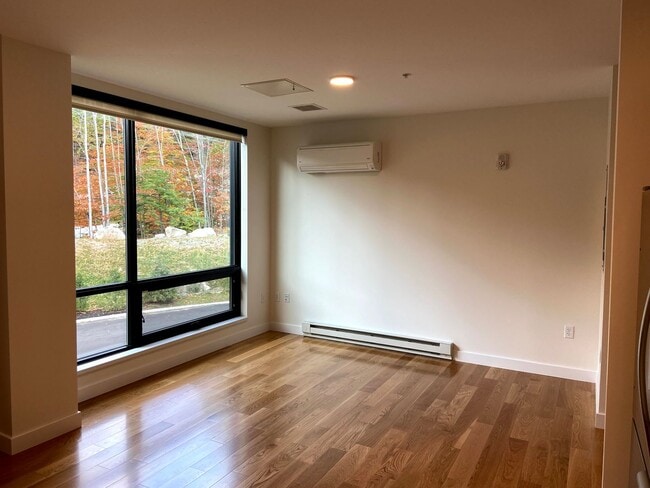 Building Photo - 1 Bedroom just minutes to DH