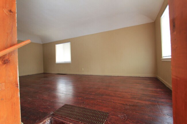 Foto del edificio - 3 bedrooms, 1.5 bath home with single car ...