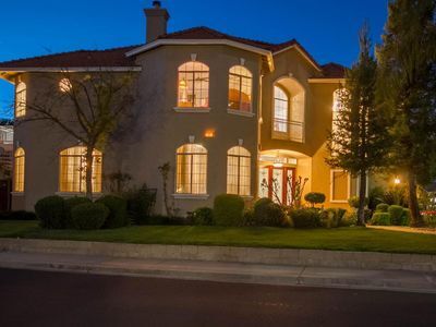 Building Photo - 2691 Castleview Dr