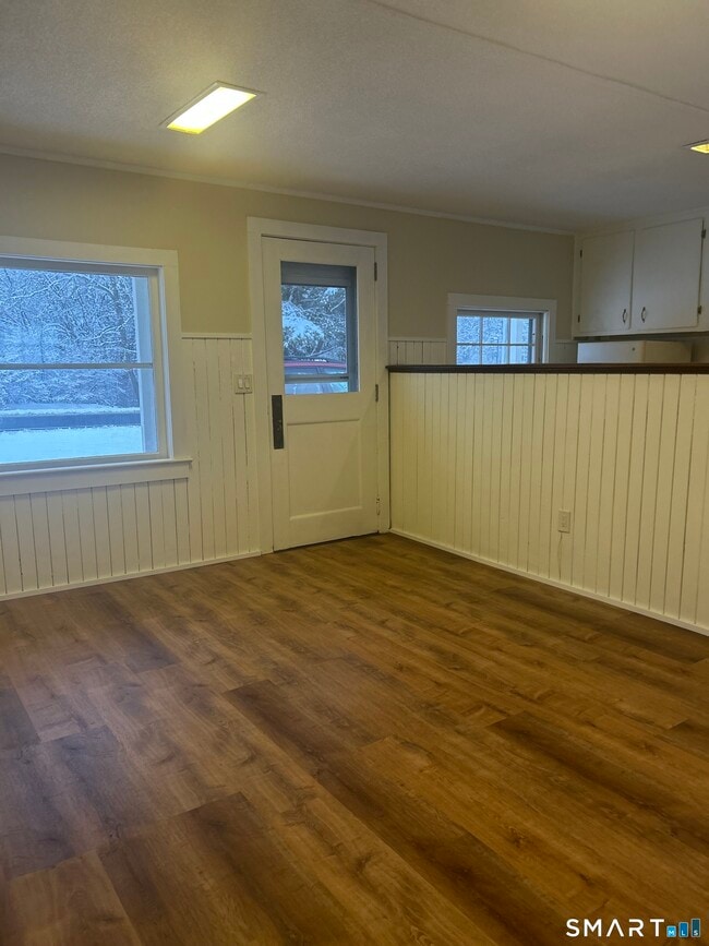 Building Photo - 673 Lovely St