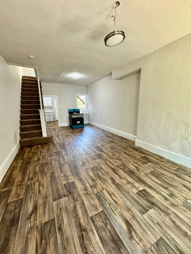 Building Photo - Charming 3-bedroom, 1-bath home