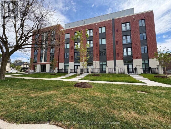 Building Photo - 351 Hill St