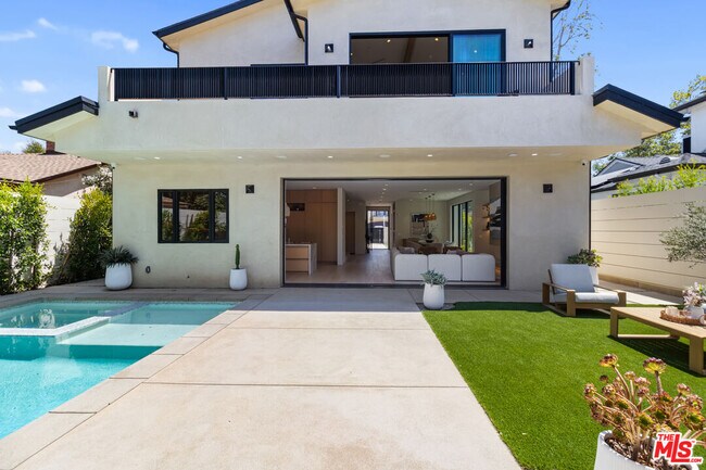 Foto del edificio - 15721 Addison St