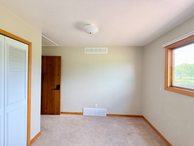 Foto del edificio - 301 W Mangrum Dr