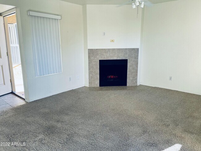 Foto del edificio - 8787 E Mountain View Rd