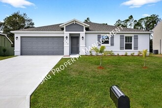 Building Photo - 728 Cornelia Ave SE