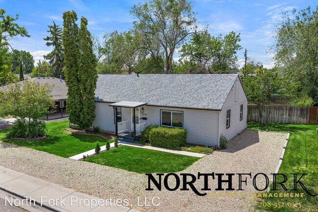 Building Photo - 3 br, 1 bath House - 2043 S Leadville Ave