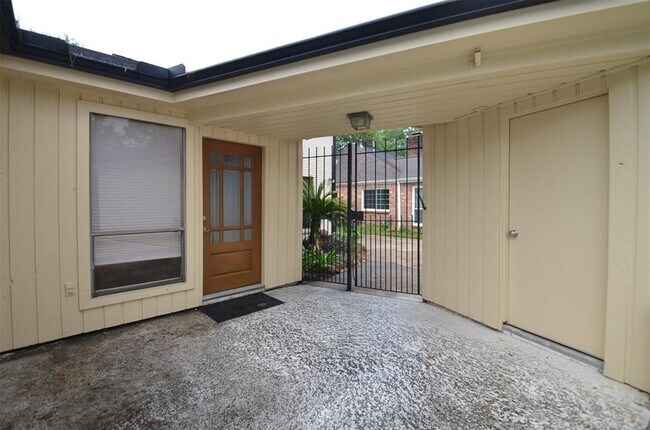 Foto del edificio - 12310 Burgoyne Dr