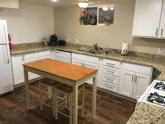 Foto del edificio - Fresh & Updated Provo Basement