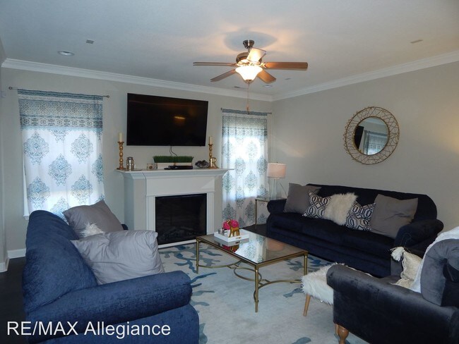 Foto del edificio - 4 br, 2.5 bath House - 4844 BEAMON ROAD