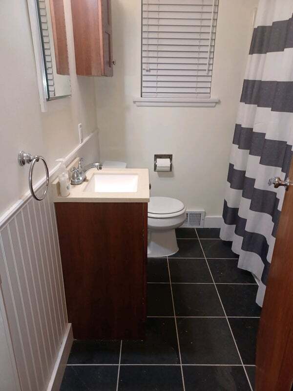 Share upstairs bath with 1 roommate - 4719 SW Findlay St