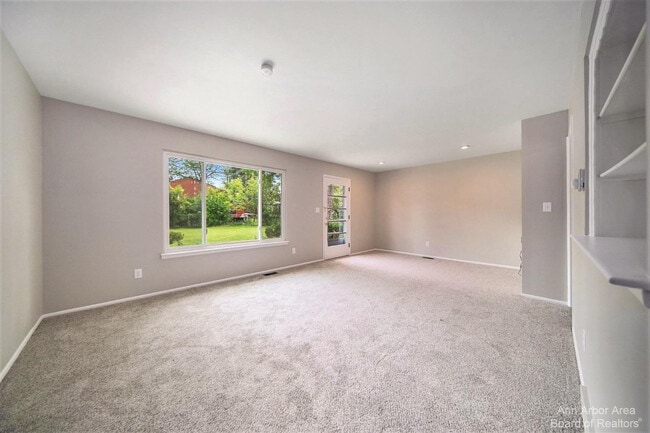 Foto del edificio - 2923 Burlington Ct