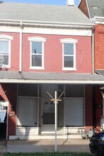 Building Photo - 121 S Main St