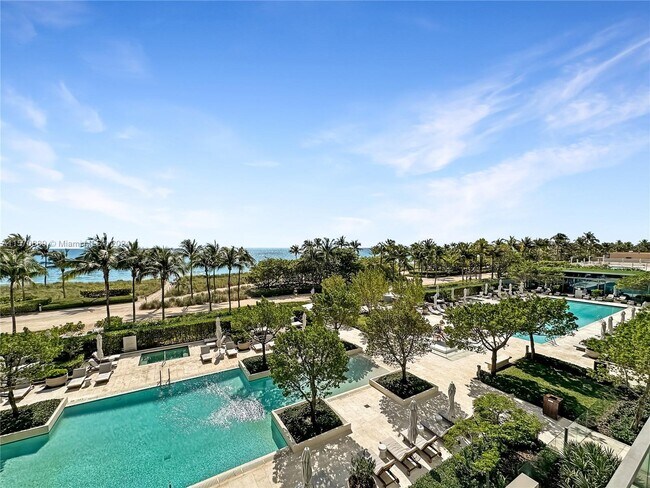 Building Photo - 10203 Collins Ave