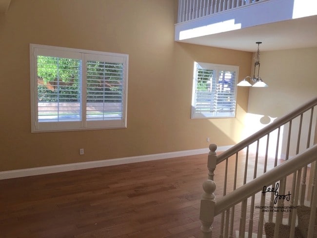 Building Photo - 305 Diamante Way