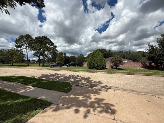 Building Photo - 16103 Camino Del Sol Dr