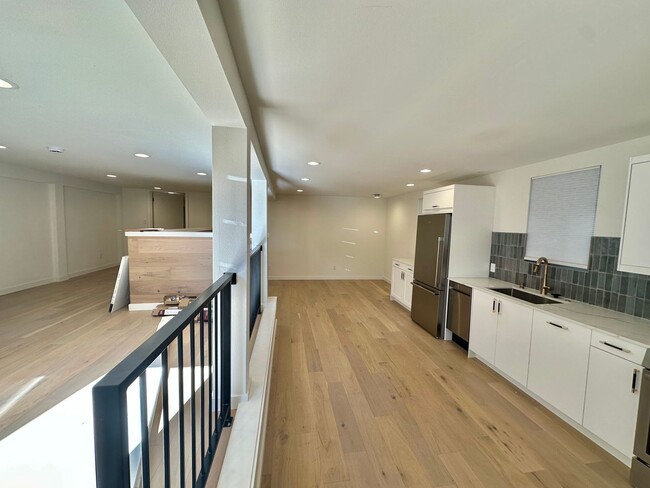 Interior Photo - Caroline